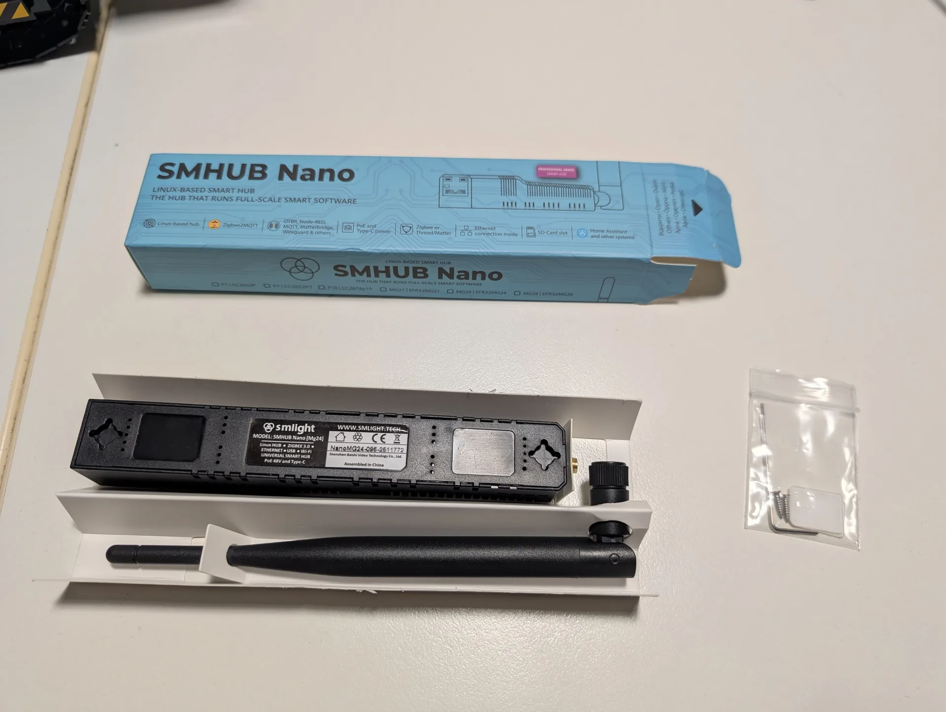 SMHUB Nano taken freshly out of the box
